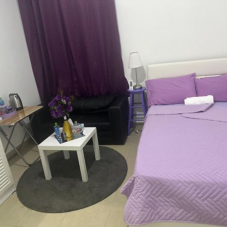 Ferienwohnung The Purple Place Abu Dhabi Exterior foto