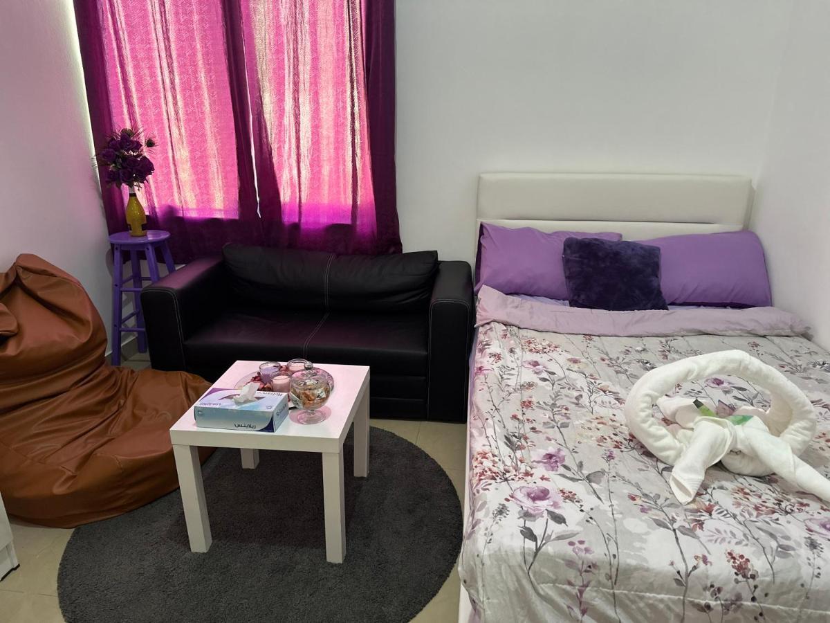 Ferienwohnung The Purple Place Abu Dhabi Exterior foto
