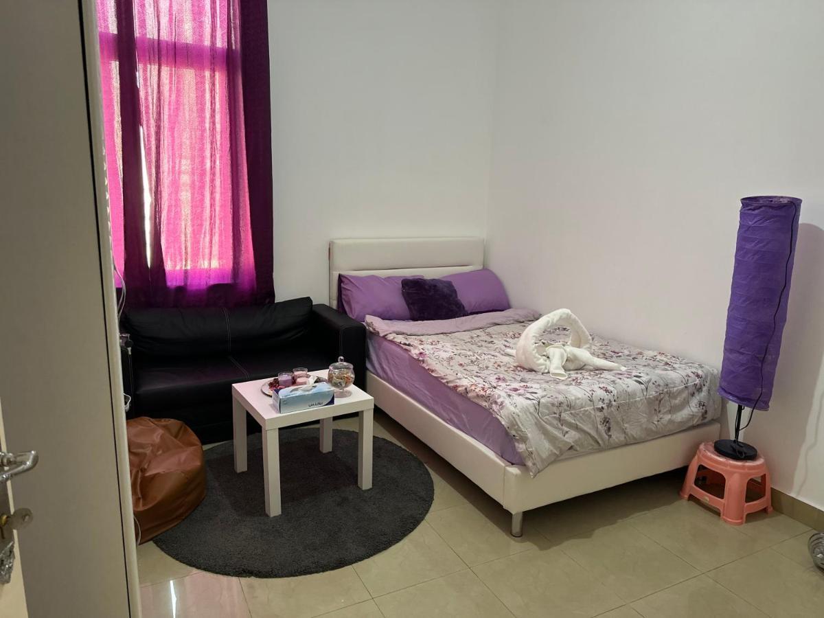 Ferienwohnung The Purple Place Abu Dhabi Exterior foto